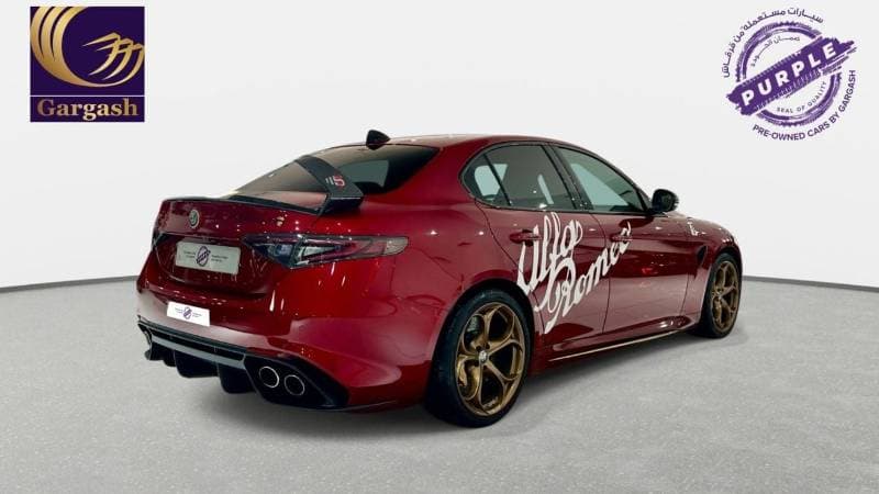 2025 Alfa Romeo Giulia QUADRIFOGLIO thumbnail 8