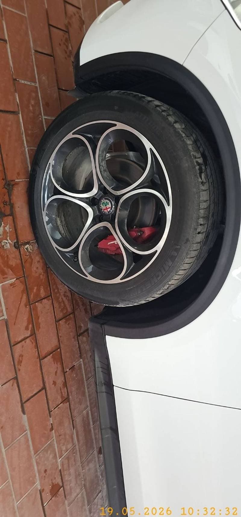 2020 Alfa Romeo Stelvio SUPER thumbnail 2