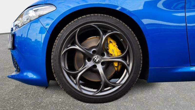 2022 Alfa Romeo Giulia VELOCE thumbnail 5