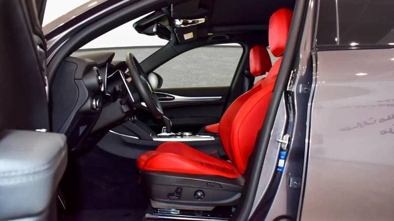 2022 Alfa Romeo Stelvio VELOCE thumbnail 8