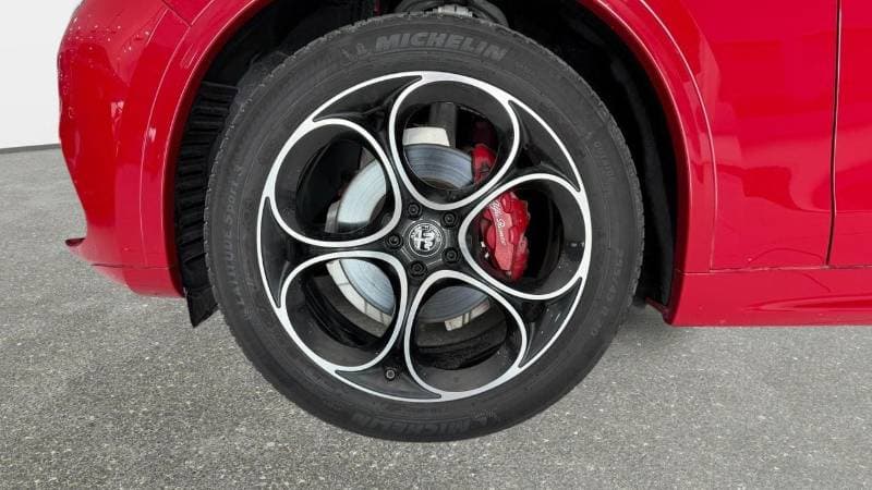 2022 Alfa Romeo Stelvio VELOCE thumbnail 5