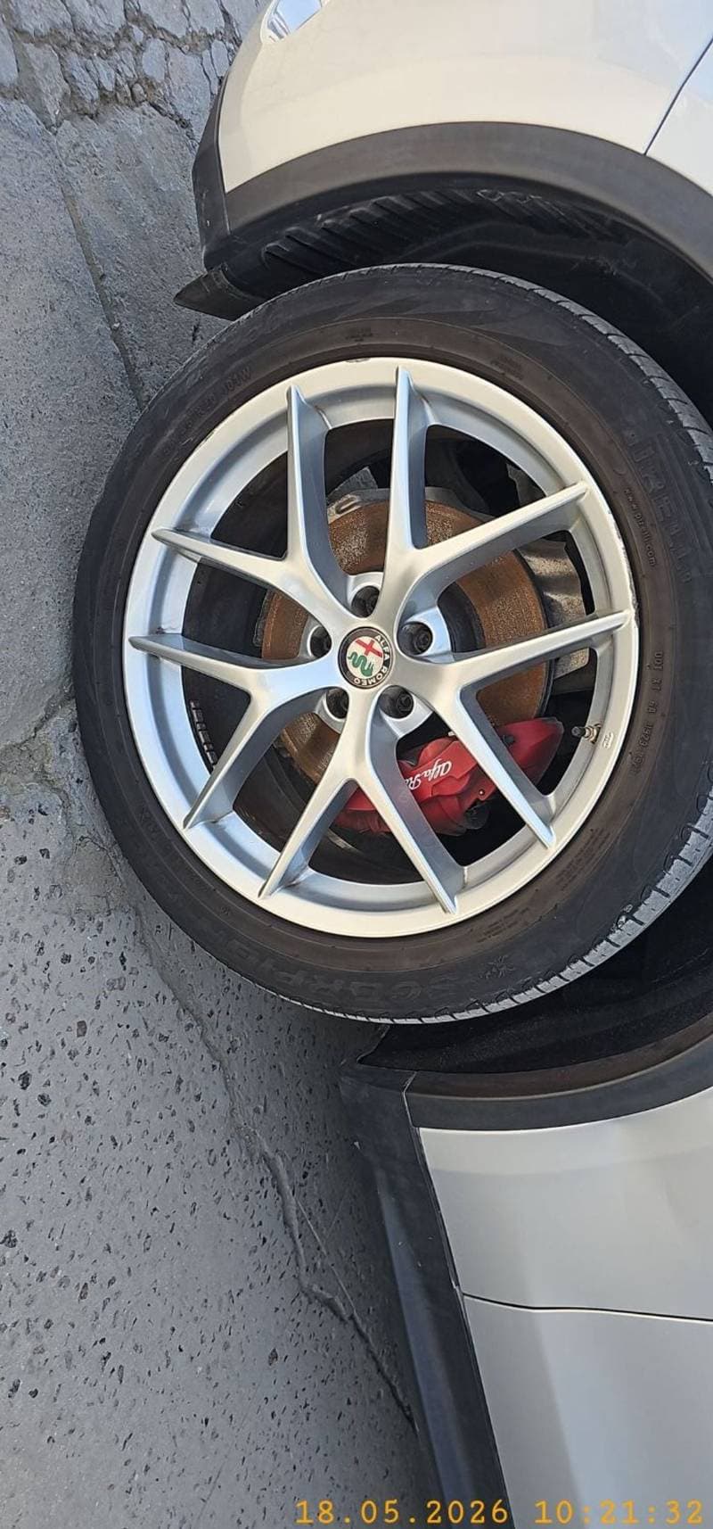2020 Alfa Romeo Stelvio SUPER thumbnail 2