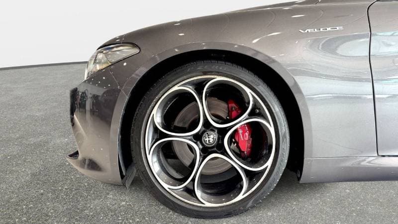2022 Alfa Romeo Giulia VELOCE thumbnail 5