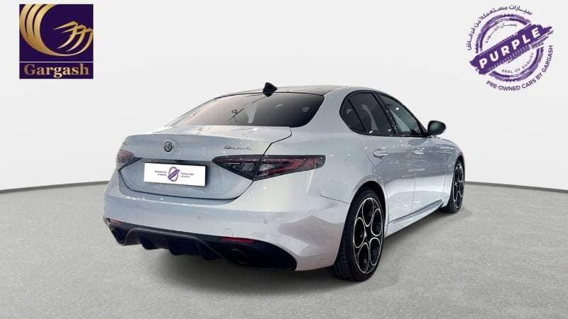2025 Alfa Romeo Giulia VELOCE thumbnail 8