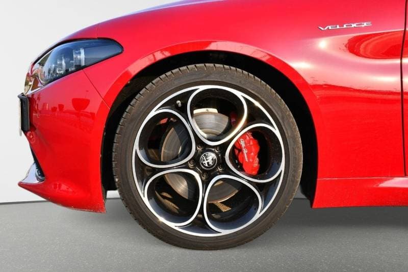 2024 Alfa Romeo Giulia VELOCE thumbnail 4