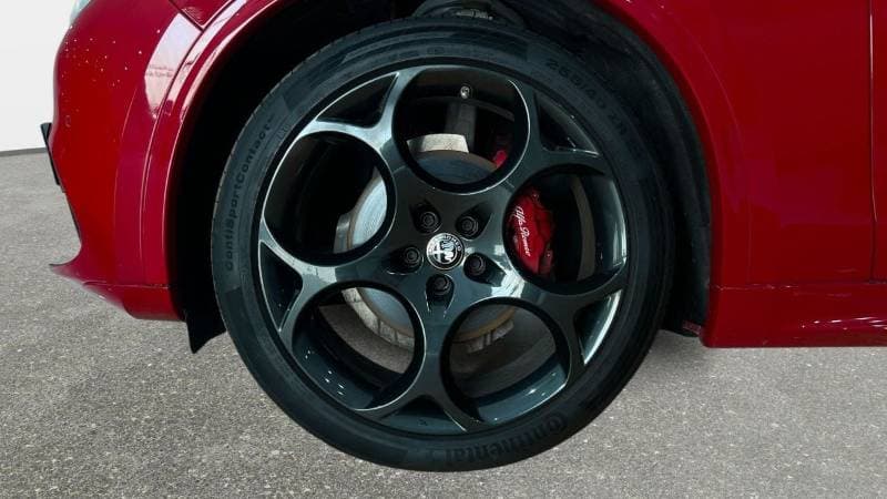 2023 Alfa Romeo Stelvio VELOCE thumbnail 5