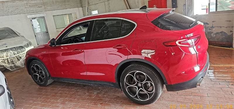 2020 Alfa Romeo Stelvio SUPER thumbnail 7