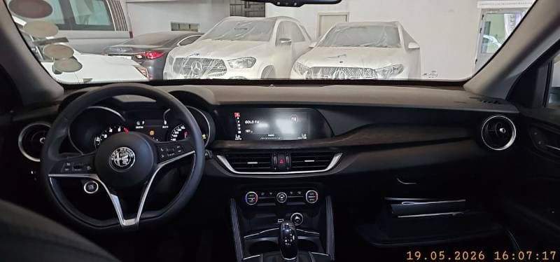 2020 Alfa Romeo Stelvio S thumbnail 6