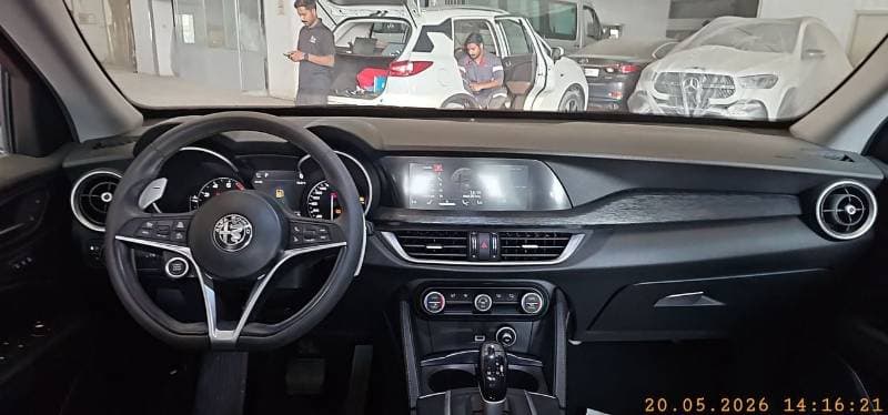 2020 Alfa Romeo Stelvio SUPER thumbnail 6