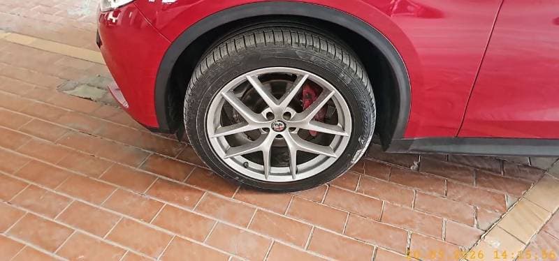 2020 Alfa Romeo Stelvio SUPER thumbnail 2