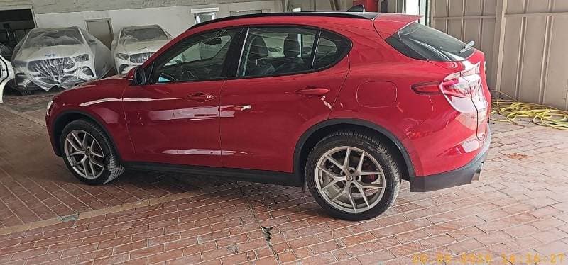 2020 Alfa Romeo Stelvio SUPER thumbnail 7