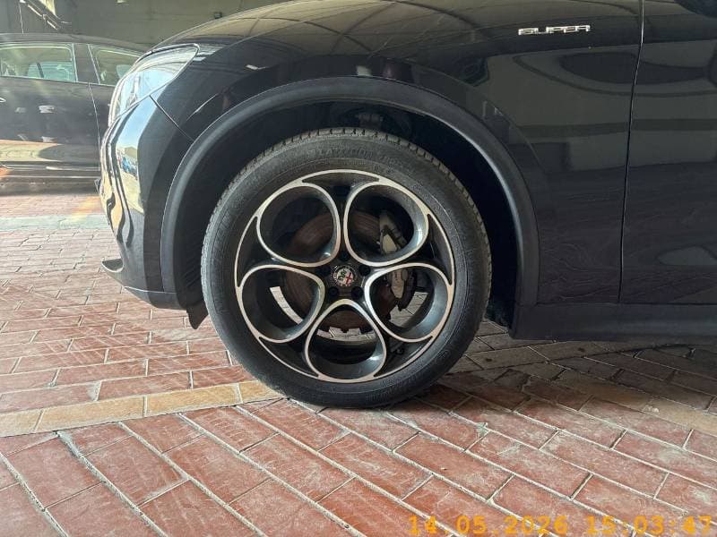 2020 Alfa Romeo Stelvio SUPER thumbnail 2