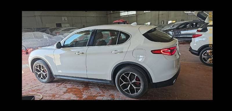 2019 Alfa Romeo Stelvio S thumbnail 7