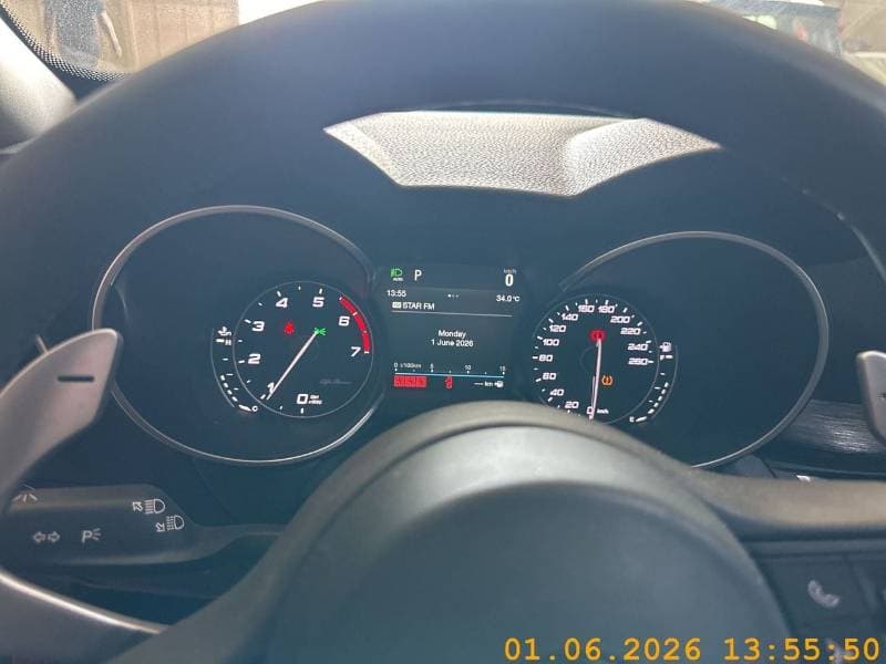 2020 Alfa Romeo Stelvio SUPER thumbnail 4