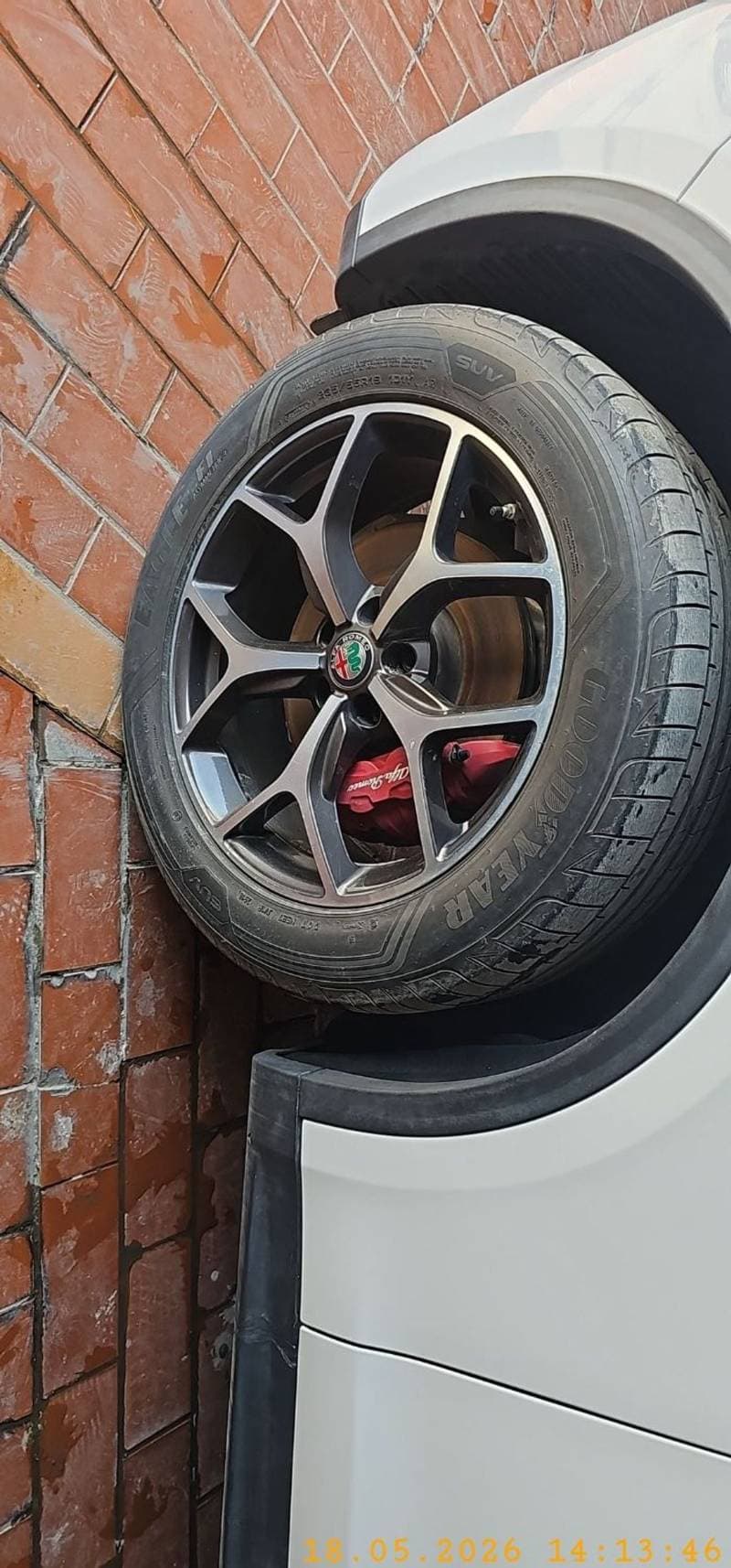 2019 Alfa Romeo Stelvio S thumbnail 2