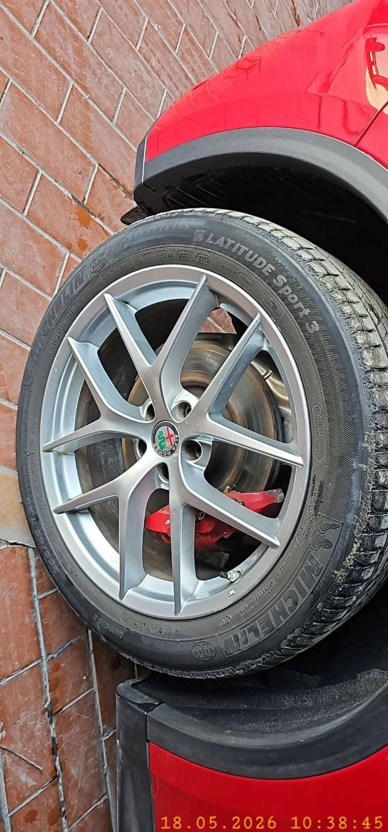 2020 Alfa Romeo Stelvio SUPER thumbnail 2