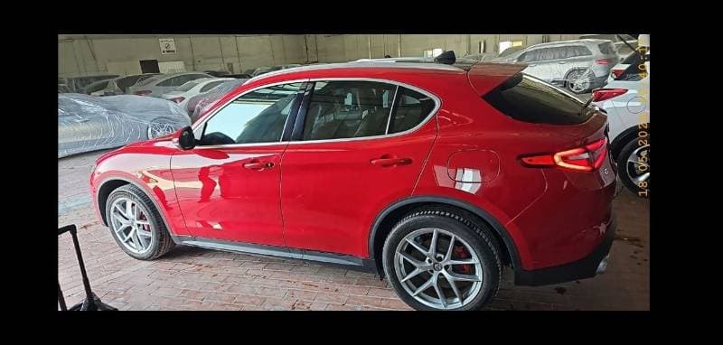 2020 Alfa Romeo Stelvio SUPER thumbnail 7