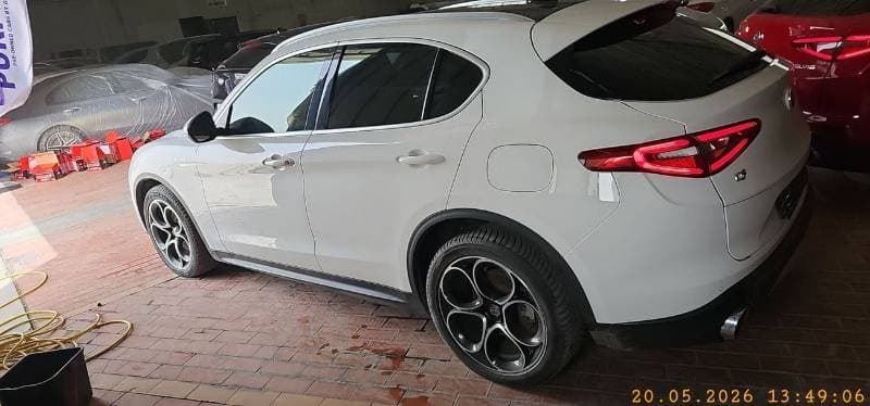 2020 Alfa Romeo Stelvio SUPER thumbnail 8