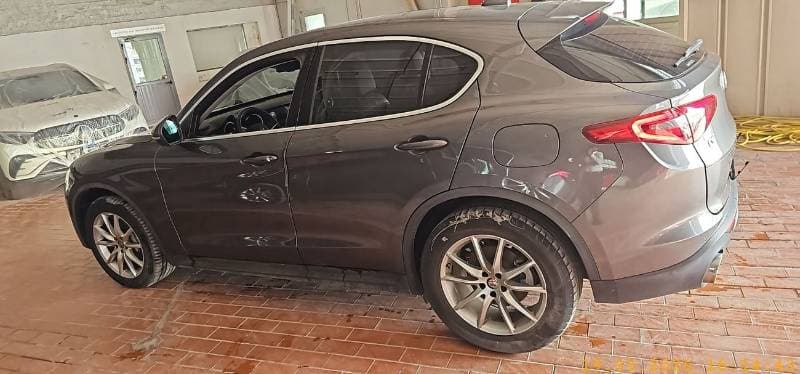 2019 Alfa Romeo Stelvio SUPER thumbnail 8
