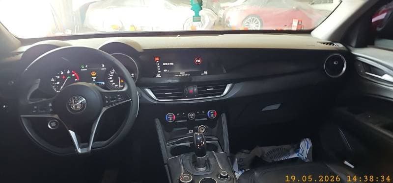 2020 Alfa Romeo Stelvio SUPER thumbnail 6