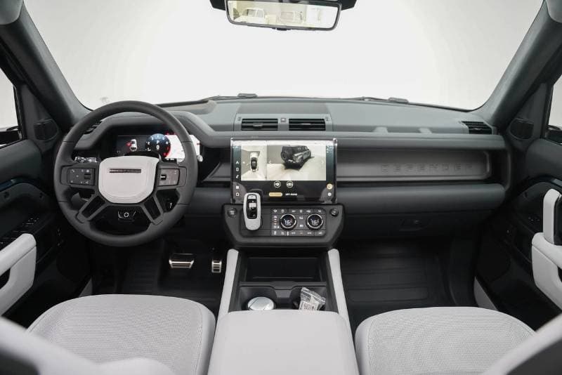 2026 Land Rover Defender thumbnail 6