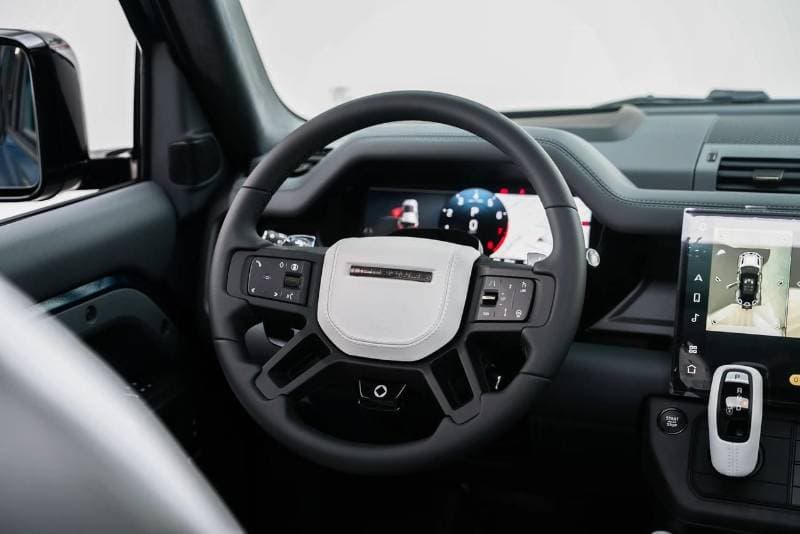 2026 Land Rover Defender thumbnail 8