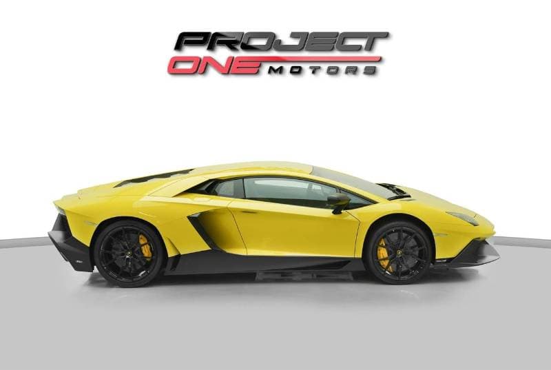 2014 Lamborghini Aventador thumbnail 3