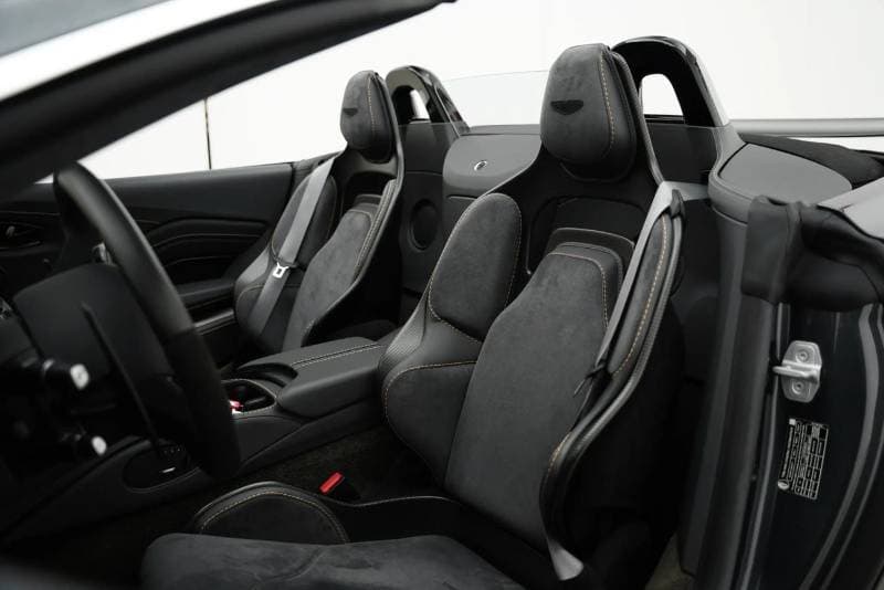 2023 Aston Martin V12 Vantage thumbnail 6