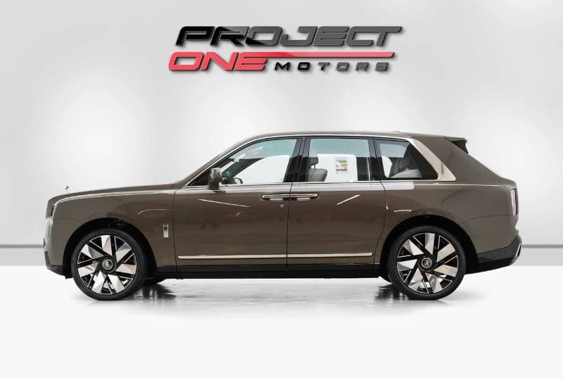 2026 Rolls Royce Cullinan STANDARD thumbnail 3