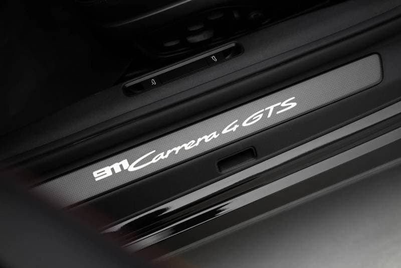 2025 Porsche 911 CARRERA 4GTS thumbnail 8