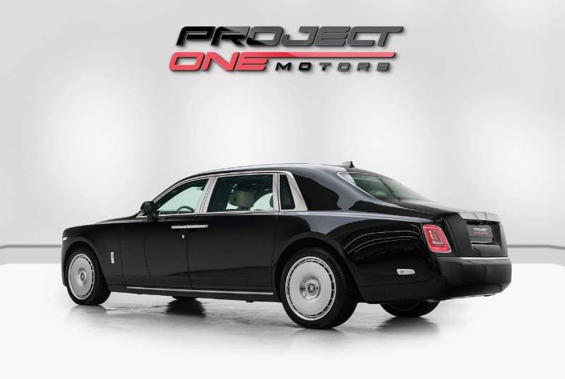 2026 Rolls Royce Phantom EWB thumbnail 3