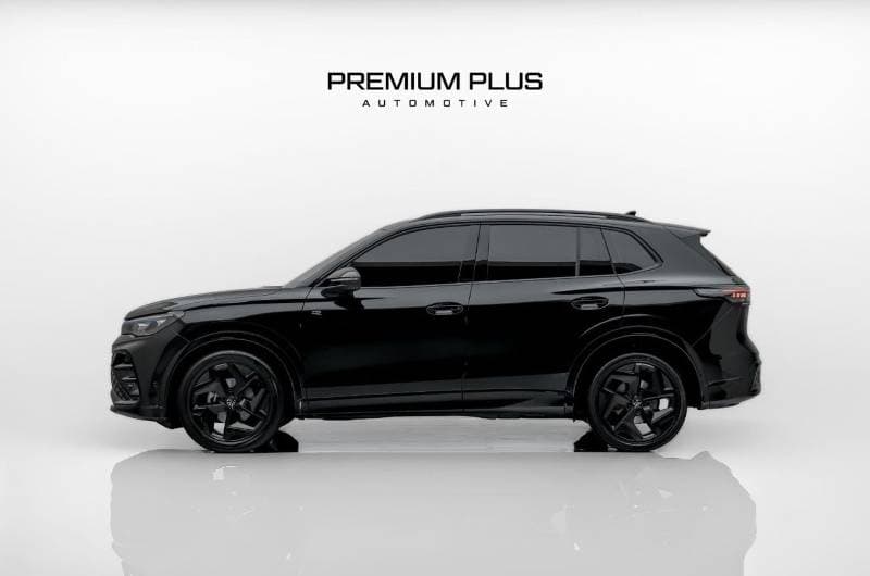 2025 Volkswagen Tiguan R LINE thumbnail 5