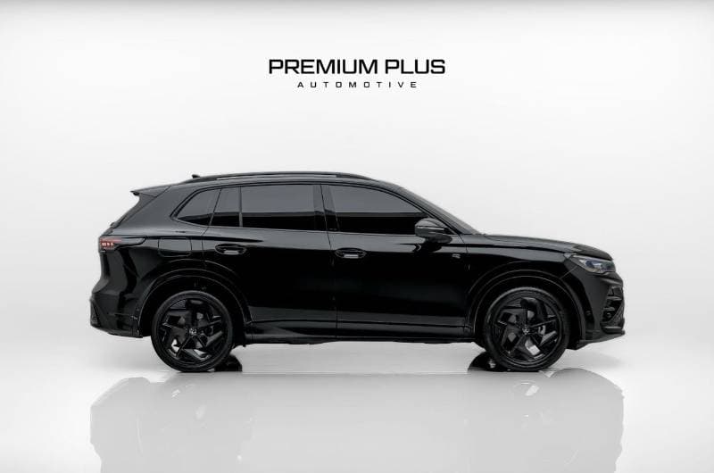 2025 Volkswagen Tiguan R LINE thumbnail 4