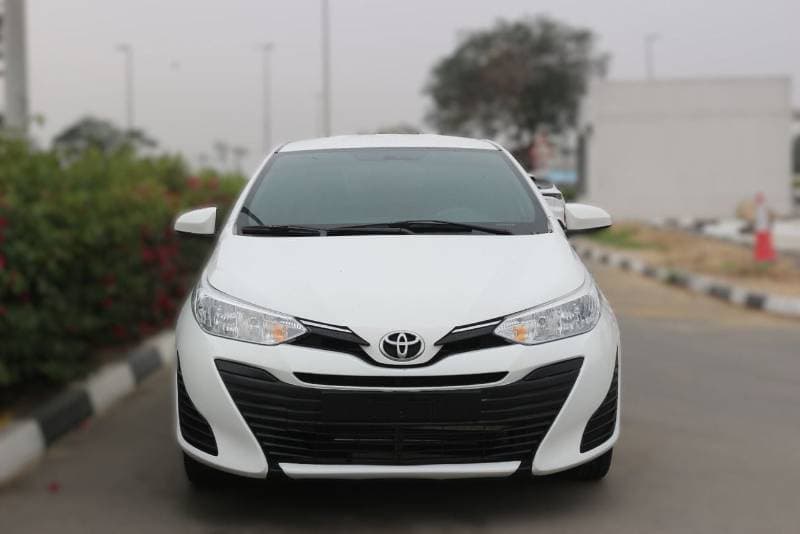 2019 Toyota Yaris E thumbnail 2