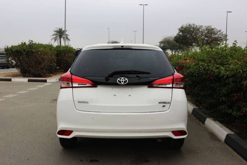 2019 Toyota Yaris E thumbnail 6