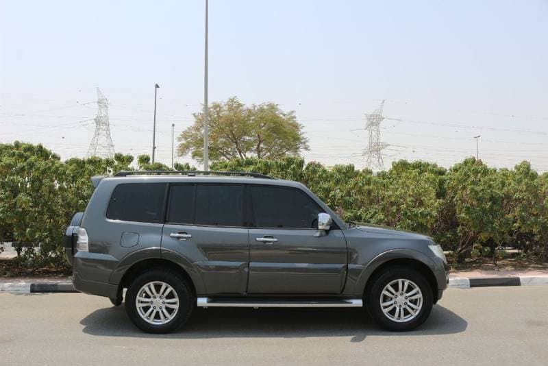 2018 Mitsubishi Pajero GLS HIGHLINE TOP thumbnail 4