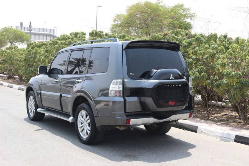 2018 Mitsubishi Pajero GLS HIGHLINE TOP thumbnail 6