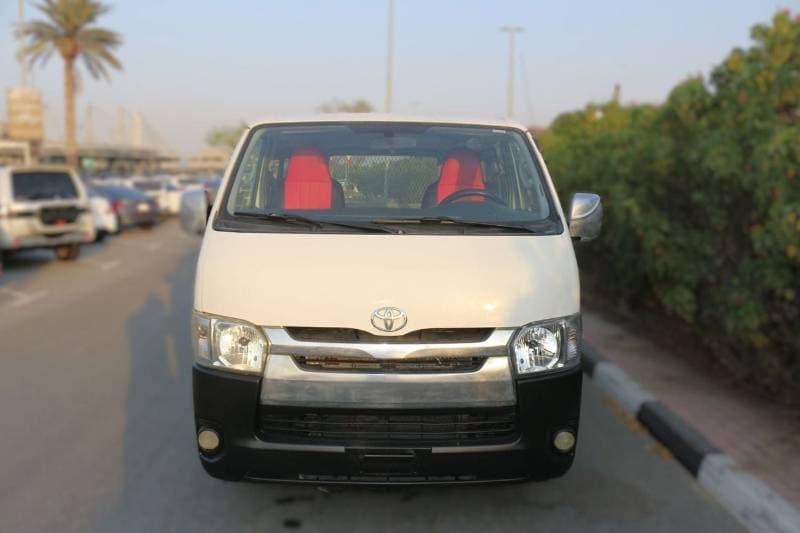 2014 Toyota Hiace GL thumbnail 2