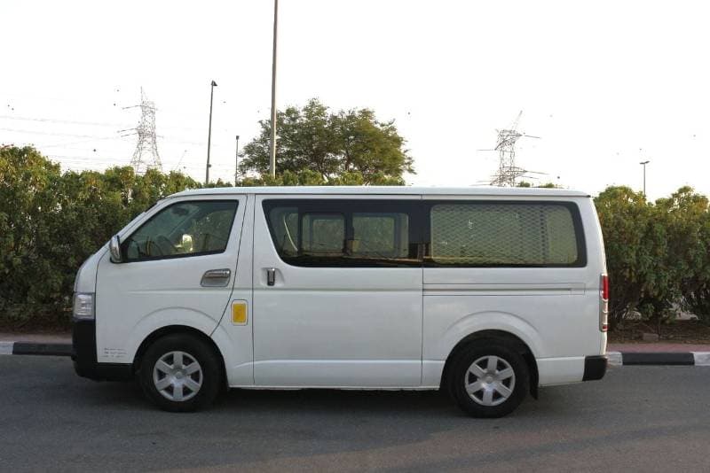 2014 Toyota Hiace GL thumbnail 4