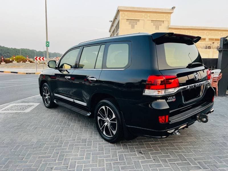2021 Toyota Land Cruiser VXR thumbnail 6