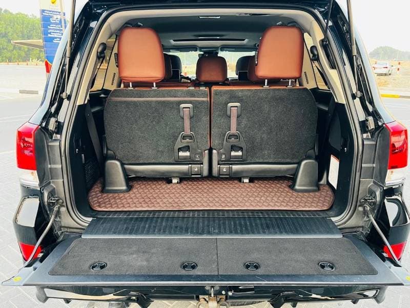 2021 Toyota Land Cruiser VXR thumbnail 7