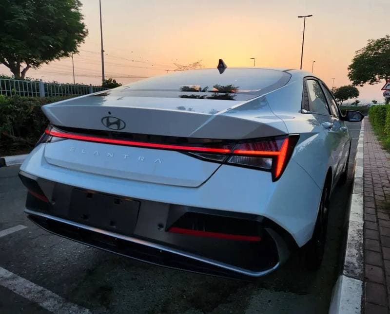 2025 Hyundai Elantra SMART thumbnail 5