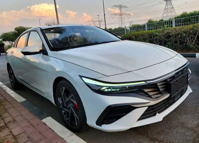 2025 Hyundai Elantra SMART thumbnail 3