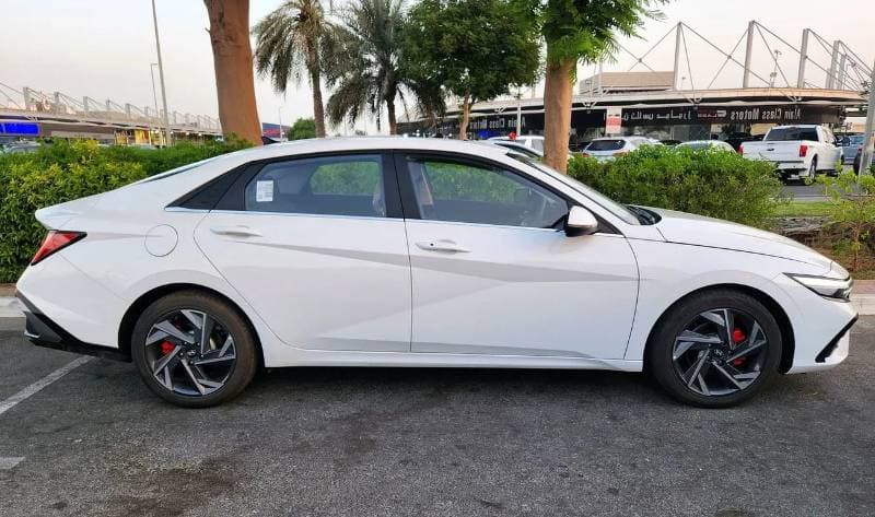 2025 Hyundai Elantra SMART thumbnail 4