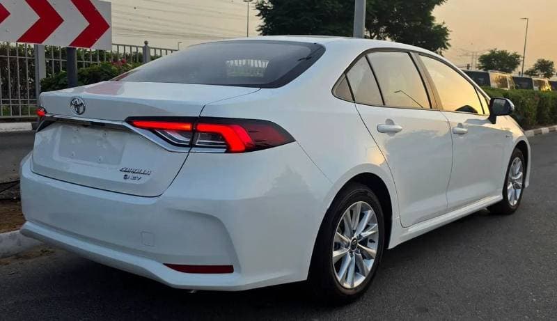 2025 Toyota Corolla XLI EXECUTIVE HEV thumbnail 4