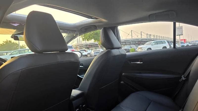 2025 Toyota Corolla XLI EXECUTIVE HEV thumbnail 6