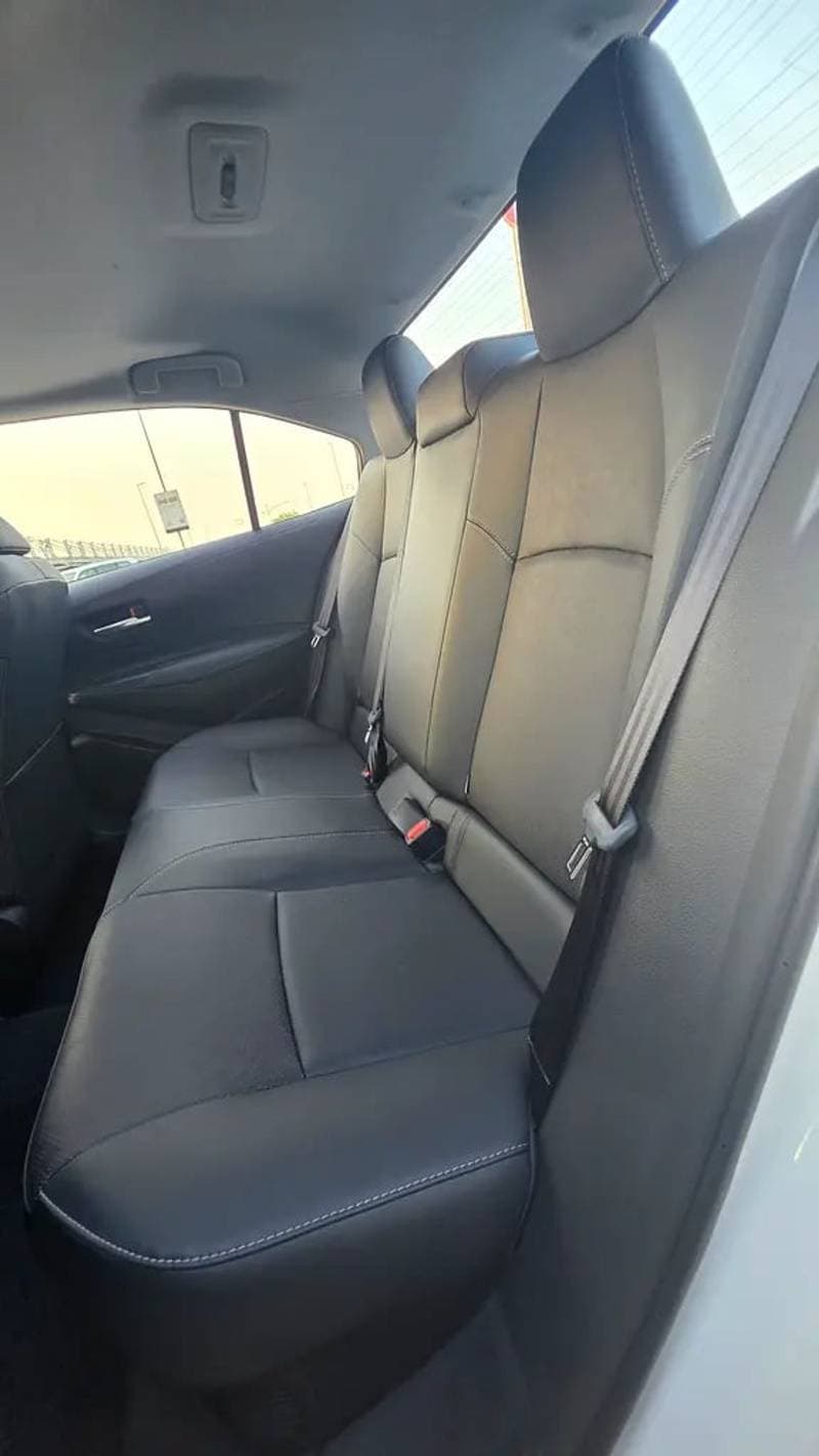 2025 Toyota Corolla XLI EXECUTIVE HEV thumbnail 5