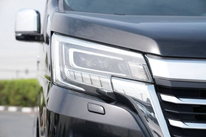 2021 Toyota Granvia PREMIUM thumbnail 5