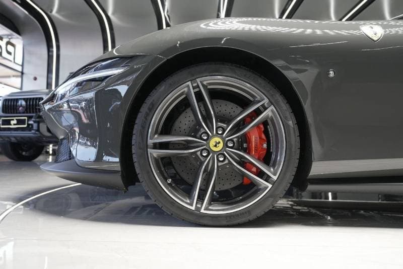 2025 Ferrari Roma thumbnail 4