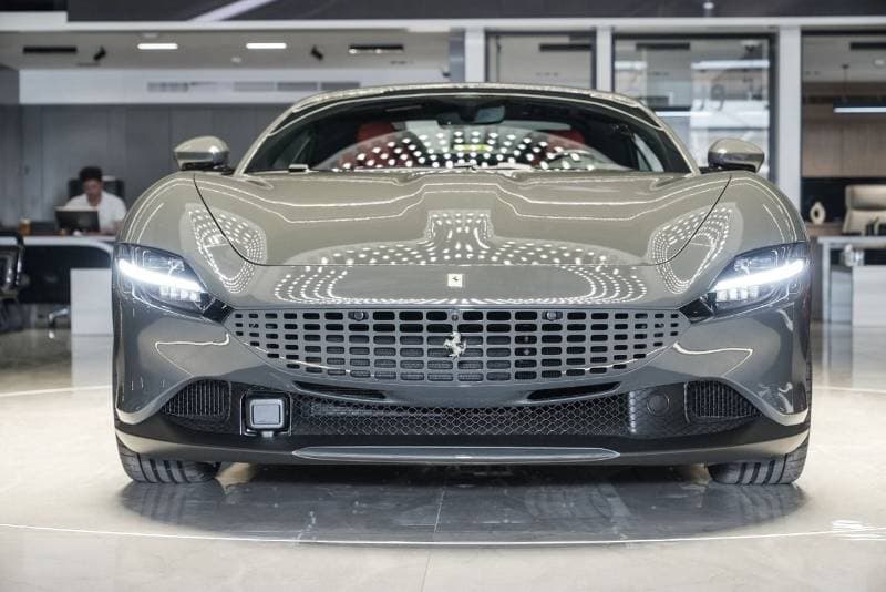 2025 Ferrari Roma thumbnail 2